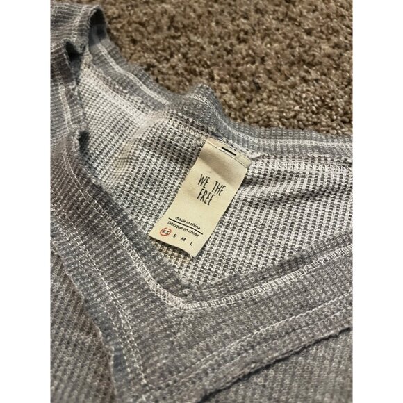 Free People We The Free Bubble Tee Gray Combo Red Embroidered Sleeve Top Large - Picture 5 of 8